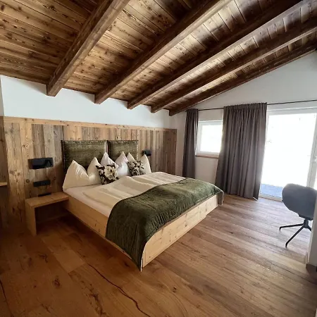 Penthouse Tauernfenster Neukirchen Apartment *